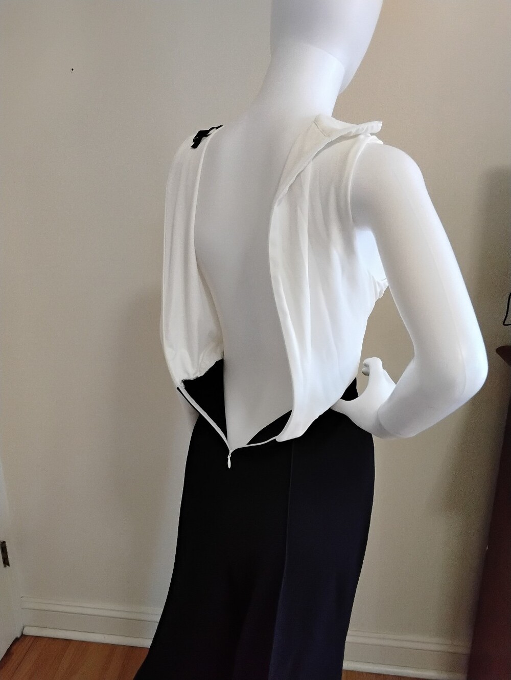 White House Black Market Black Wide-Leg Jumpsuit with White Tie-Neck Top Size 12 - Picture 4 of 8